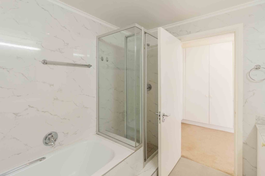 2 Bedroom Property for Sale in Sea Point Western Cape